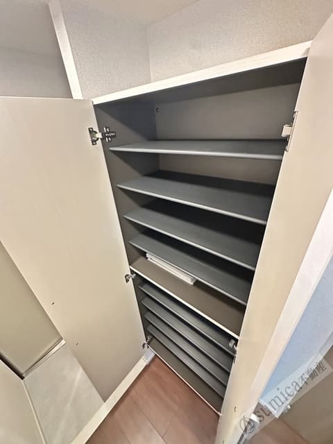 Room image 11