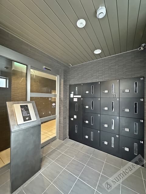 Room image 12