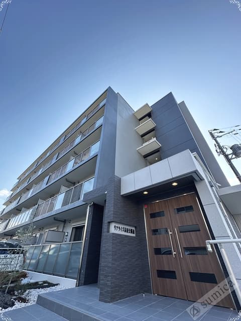 Main exterior of Realize Nagai Park Avenue