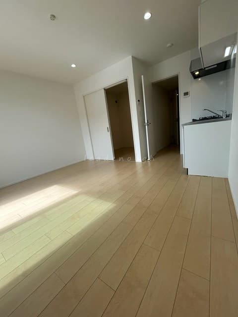 Room image 8