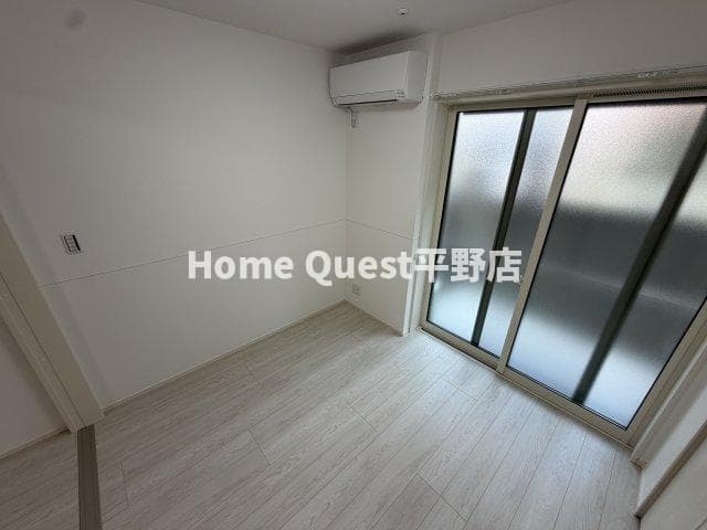 Room image 8