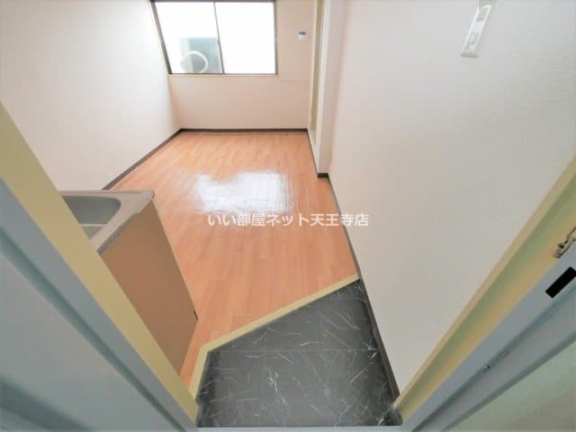 Room image 13