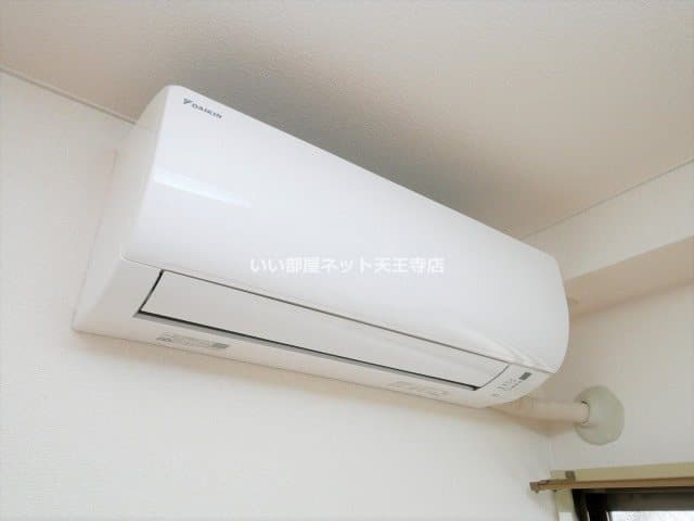 Room image 15