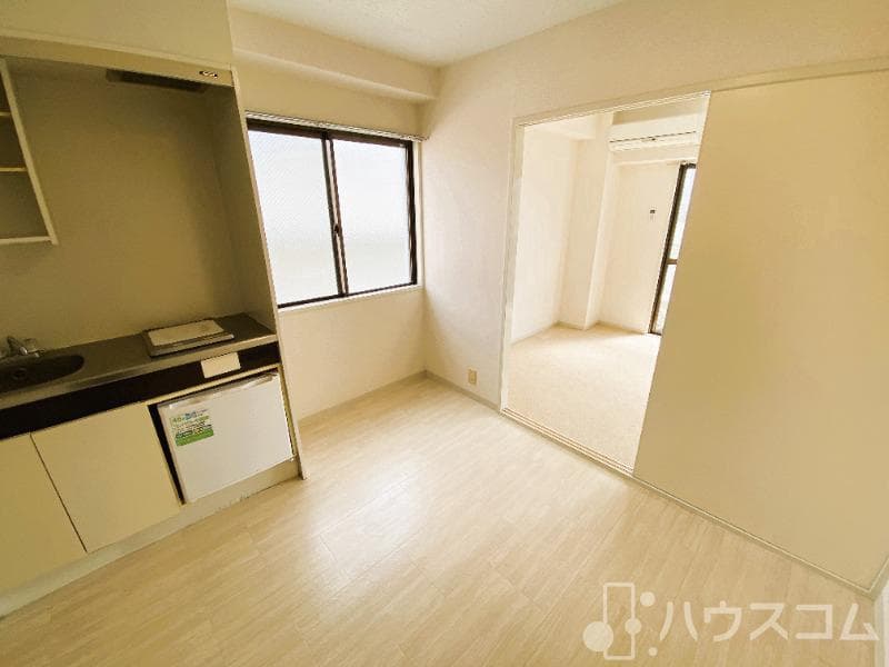 Room image 8