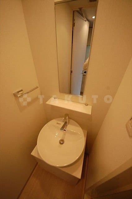 Room image 9