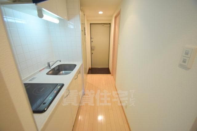 Room image 8