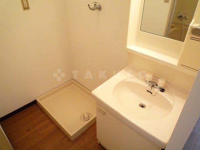 Room image 9