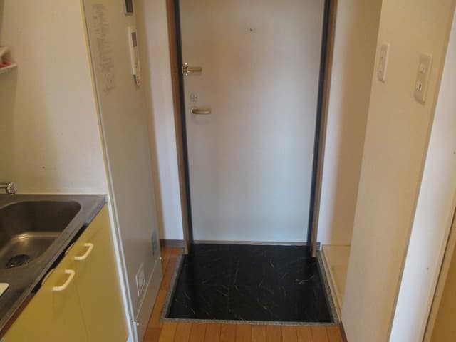 Room image 11