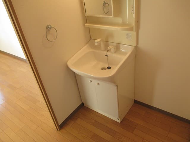 Room image 8