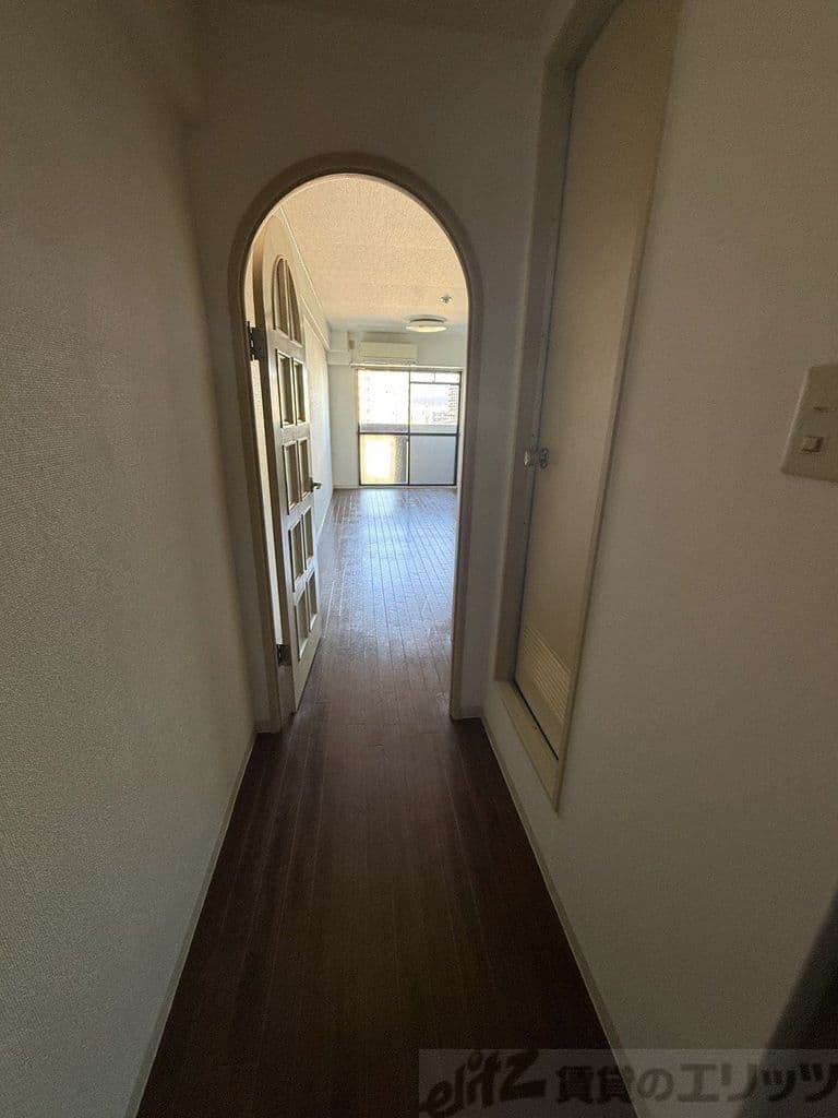 Room image 8