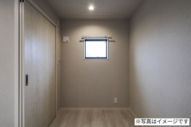 Room image 8