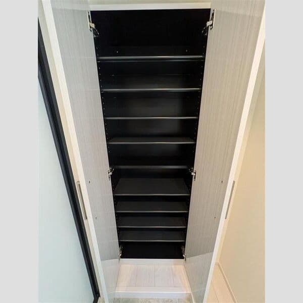 Room image 8