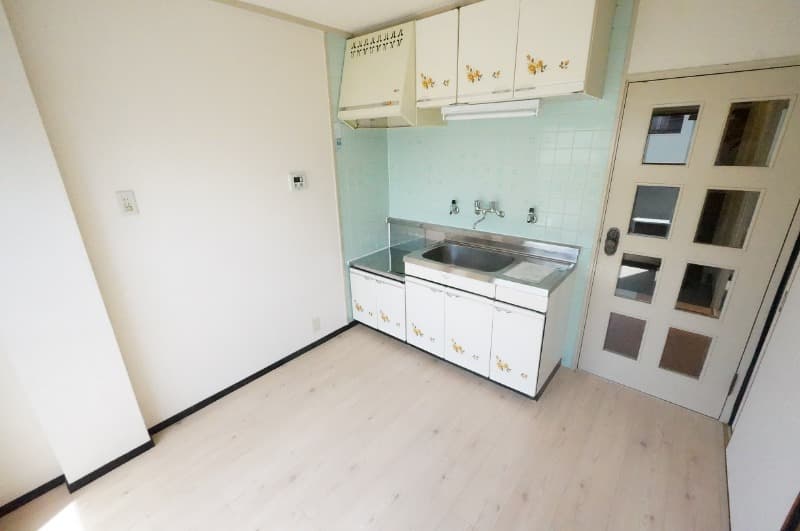 Room image 8