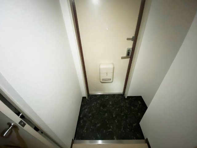 Room image 11
