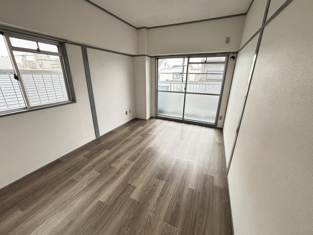 Room image 8