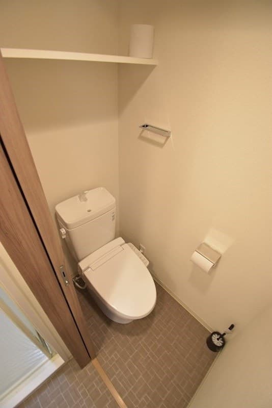 Room image 8