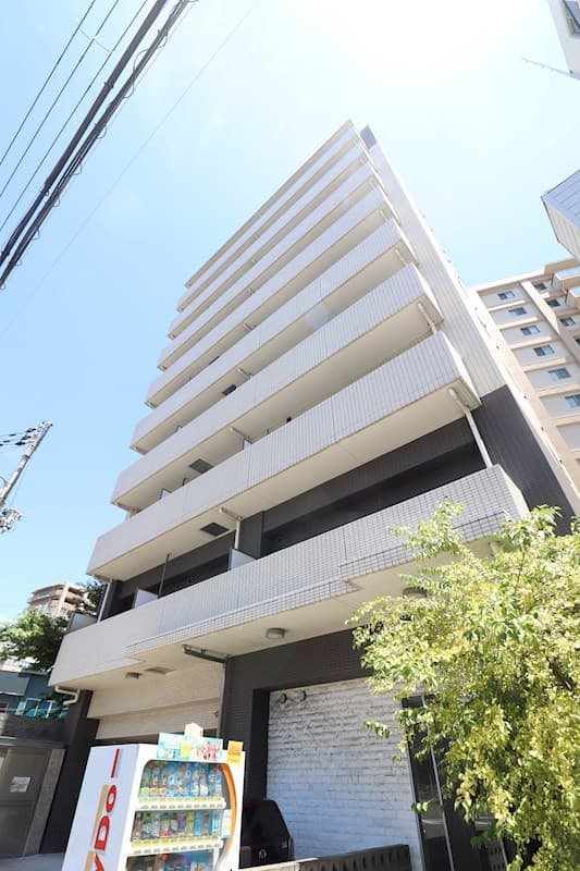 Main exterior of Leon Comfort Shin-Umeda