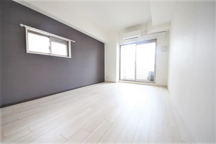 Preview interior of Crystal Glantz Umeda II