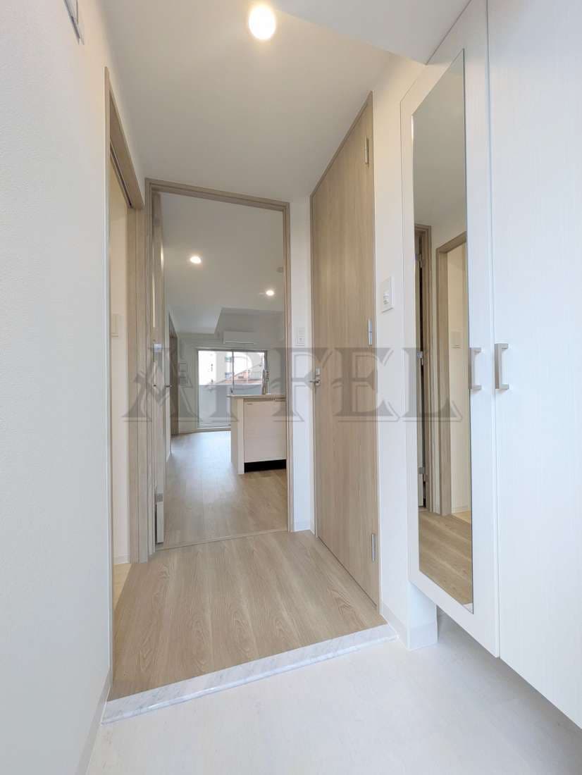 Room image 11