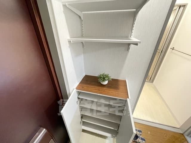 Room image 13