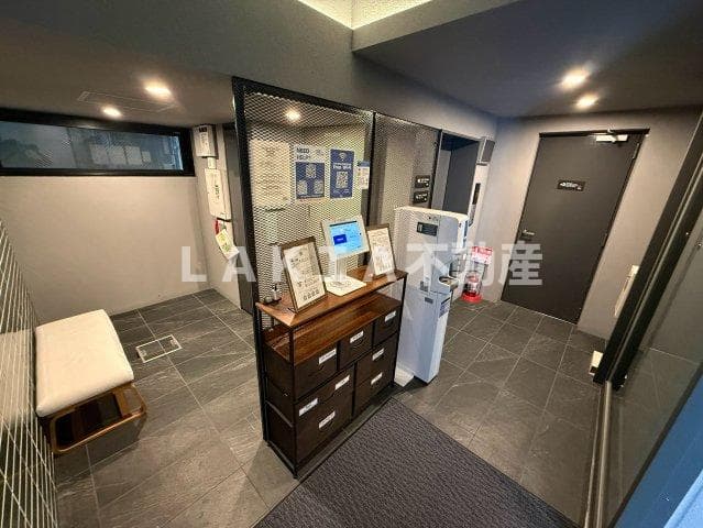 Room image 11