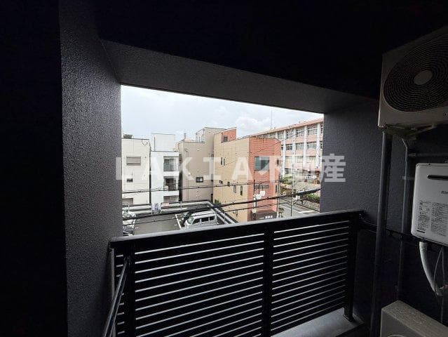 Room image 13
