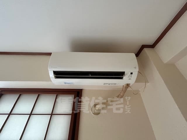 Room image 12