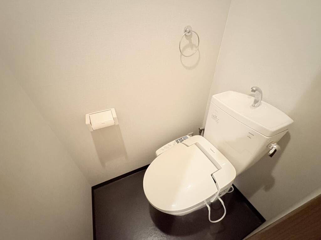 Room image 9
