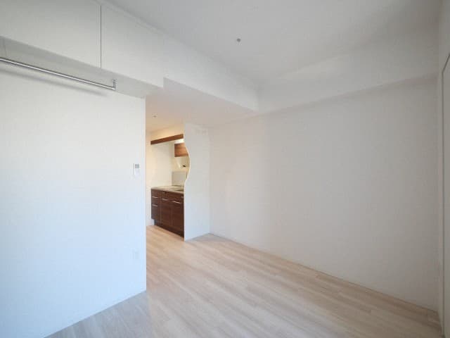 Preview interior of Serenite Namba Prie