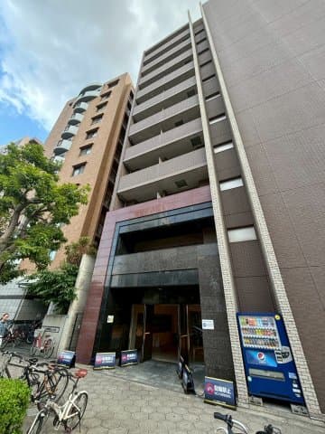 Main exterior of Esraise Namba EAST