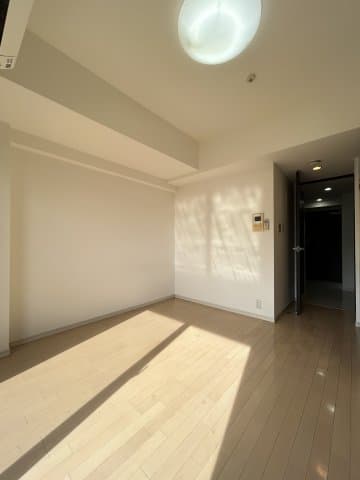 Preview interior of Esraise Namba EAST