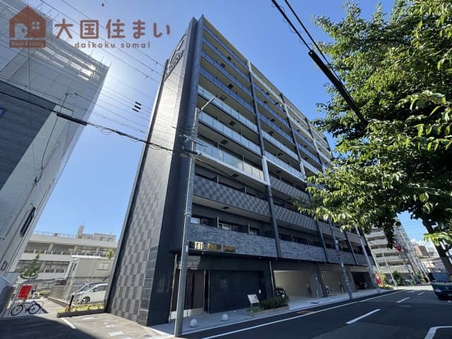 Main exterior of Fastate Namba Vellant