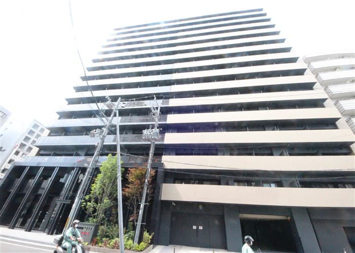 Main exterior of Splendid Namba III