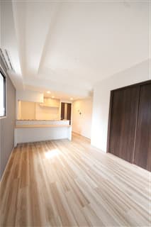 Preview interior of Splendid Namba III