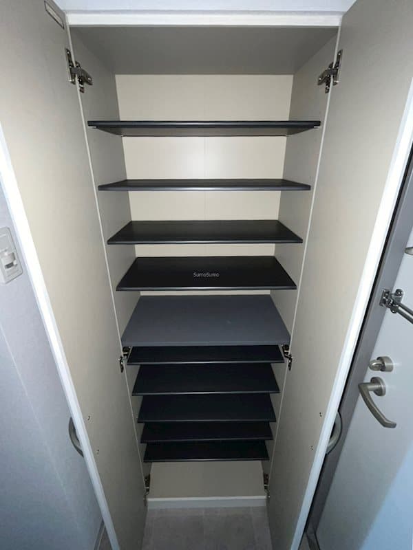 Room image 12