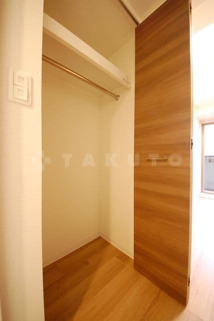 Room image 16