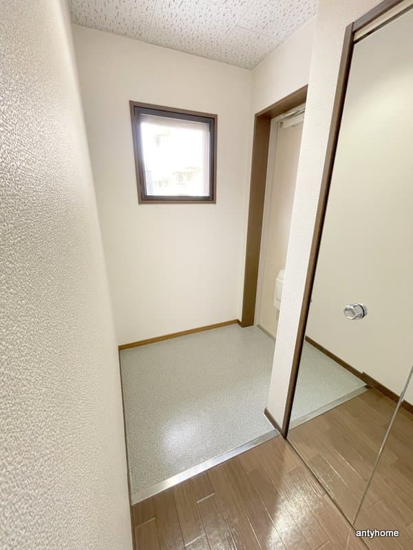 Room image 13