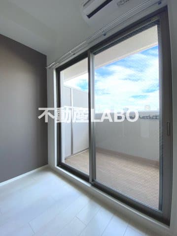 Room image 10