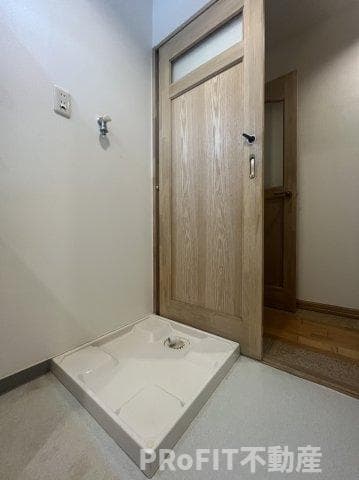 Room image 11