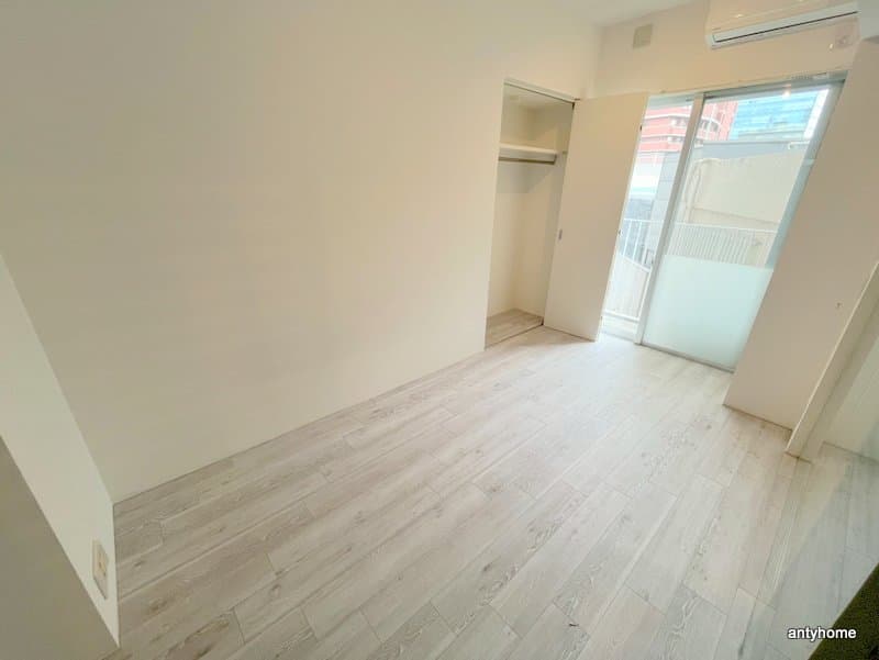 Room image 8