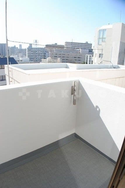 Room image 9
