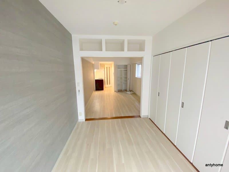 Room image 8