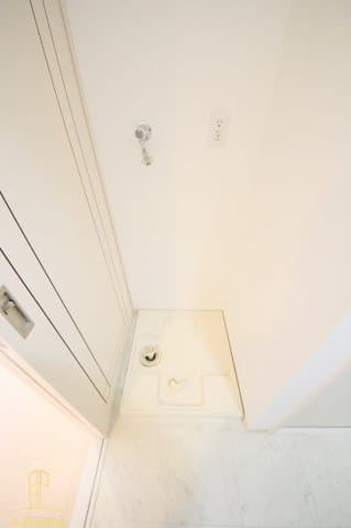 Room image 12