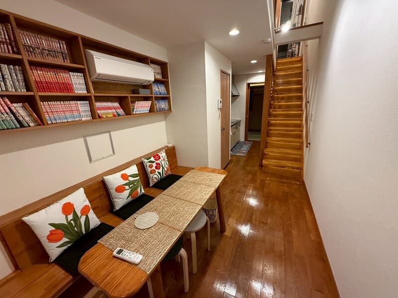 Preview interior of Tsutaya