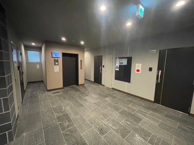Room image 14