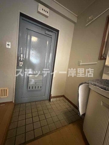 Room image 12