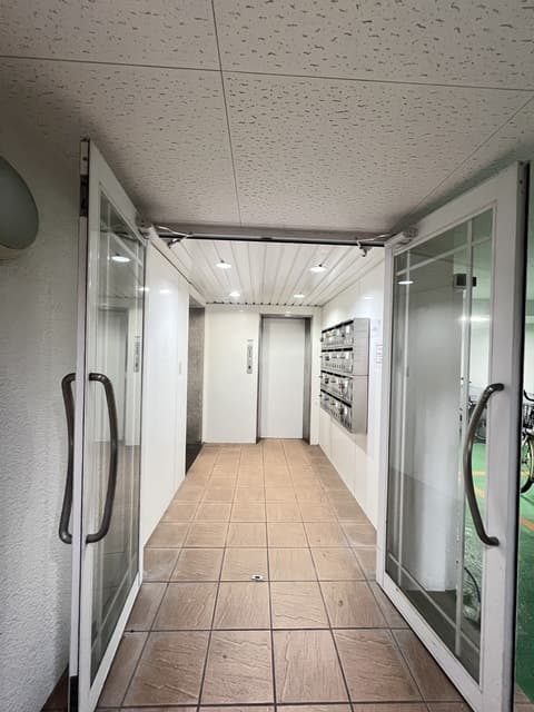 Room image 14