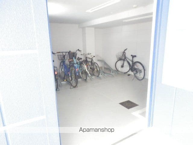 Room image 13