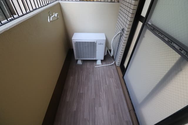 Room image 10