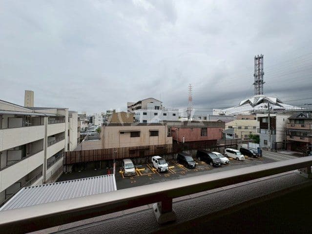 Room image 13